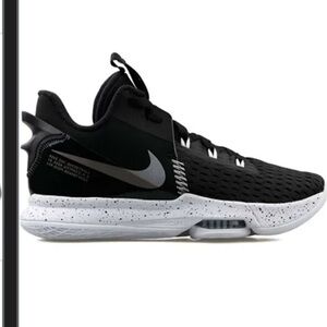 Nike Chosen 1 LeBron basketball shoes
